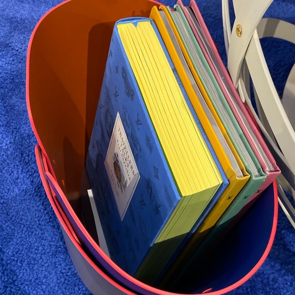 Rolex Table Book - Picture 3 of 3